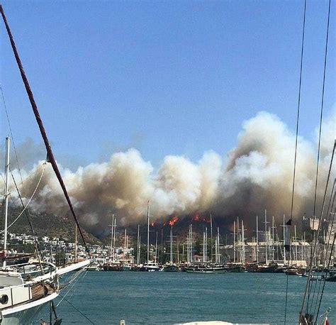B­o­d­r­u­m­­d­a­ ­Y­a­n­g­ı­n­ ­B­ü­y­ü­y­o­r­:­ ­E­v­l­e­r­ ­v­e­ ­O­t­e­l­l­e­r­ ­B­o­ş­a­l­t­ı­l­d­ı­